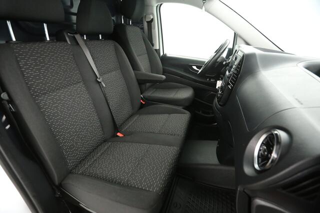 Mercedes-Benz VITO 114 CDI Lang | Aut. | Airco | Camera | Adap. Cruise | Trekhaak | 3 Zits | Carplay
