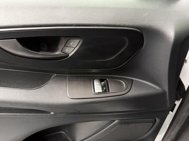 Mercedes-Benz VITO Automaat Personenbus | 9-Persoons | Extra Lang | Prijs incl BTW ¤ 26499,-- | Airco | Cruise | 2-2-2-3 Stoelopstelling