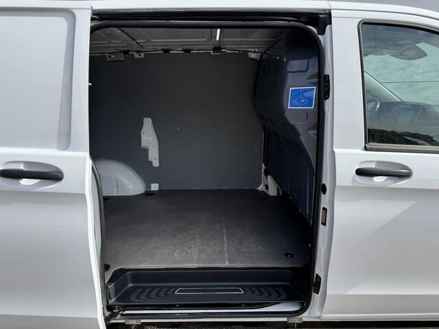Mercedes-Benz VITO 114 1.9 CDI Automaat L2H1 Climate Control Adaptieve Cruise Side Bars Camera Carplay Trekhaak Stoelverwarming