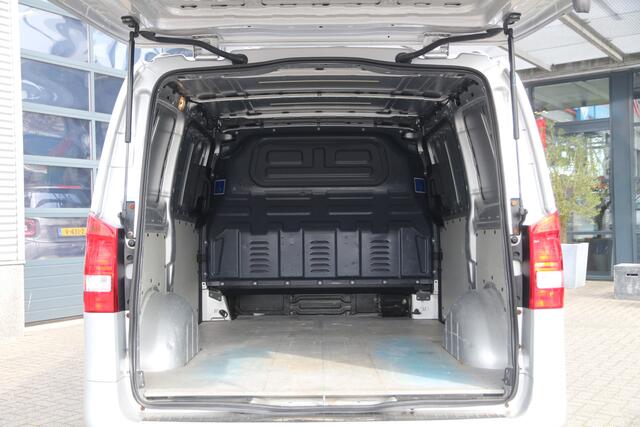 Mercedes-Benz VITO 190PK CDI | Aut. | 3t trekgewicht | 2x Schuifdeur | Standkachel | Airco..