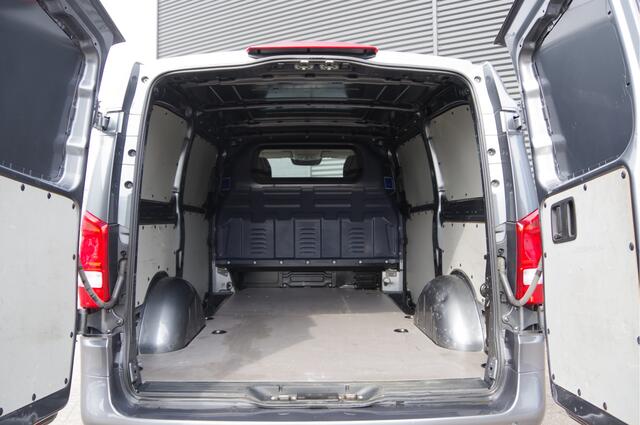 Mercedes-Benz VITO 119 CDI L2 AUT. 2X SCHUIFDEUR, LED, TREKHAAK, STOELVERWARMING, STANDKACHEL, CAMERA, NAVI, CRUISE, AIRCO