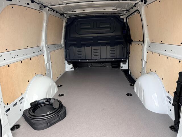Mercedes-Benz VITO eVito 112 - 66 kWh Snelladen L2 Lang - Apple Carplay - Betimmerd