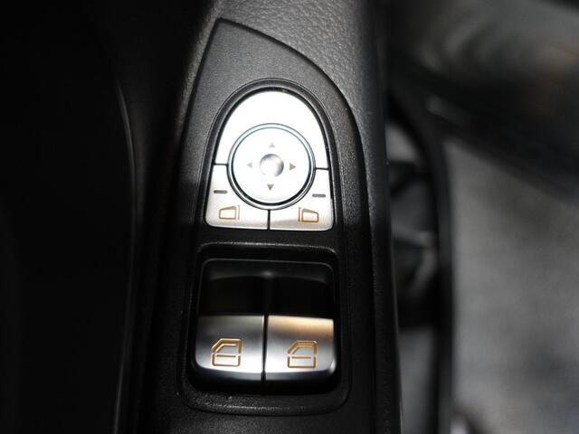 Mercedes-Benz VITO 111 CDI Functional Lang L2 Trekhaak Airco Navigatie Cruise control Parkeersensoren