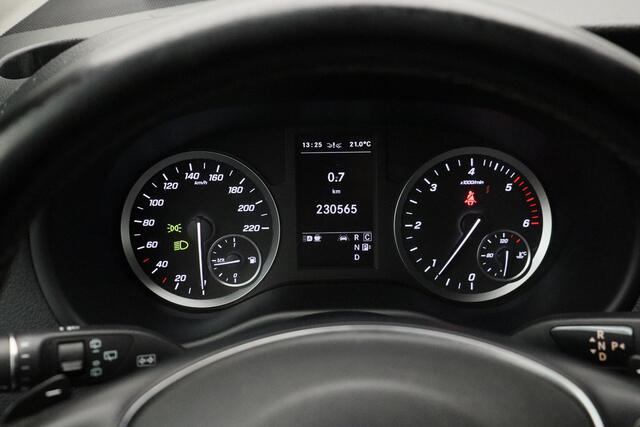 Mercedes-Benz VITO 116 CDI Lang L2H1 2022 Carplay | LED | Navigatie | Trekhaak | Airco | Camera | Parkeersensoren | Lichtmetaal | Stoelverwarming | Cruise control | Elektrische ramen + spiegels |