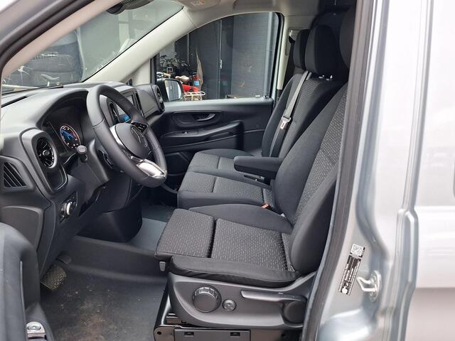 Mercedes-Benz VITO eVito 112 L2 60 kWh | Achteruitrijcamera | Dodehoekassistentie | Stoelverwarming Bestuurdersstoel | Tweezits Bijrijdersbank | Spoorassistent