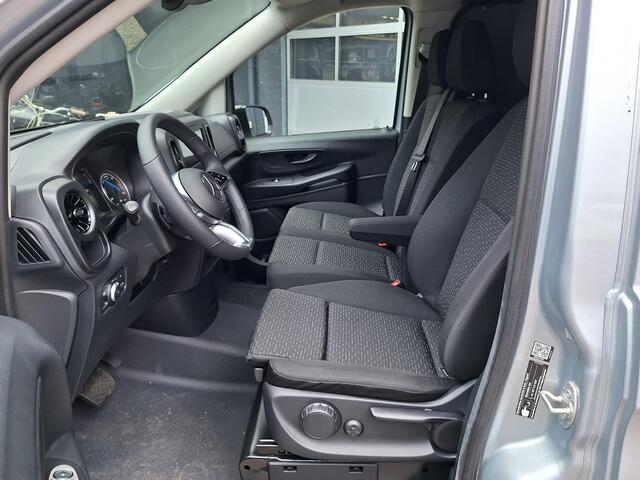 Mercedes-Benz VITO eVito 112 L2 60 kWh | Achteruitrijcamera | Dodehoekassistentie | Stoelverwarming Bestuurdersstoel | Tweezits Bijrijdersbank | Spoorassistent