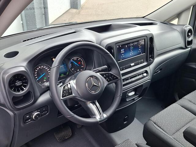 Mercedes-Benz VITO eVito 112 L2 60 kWh | Achteruitrijcamera | Dodehoekassistentie | Stoelverwarming Bestuurdersstoel | Tweezits Bijrijdersbank | Spoorassistent