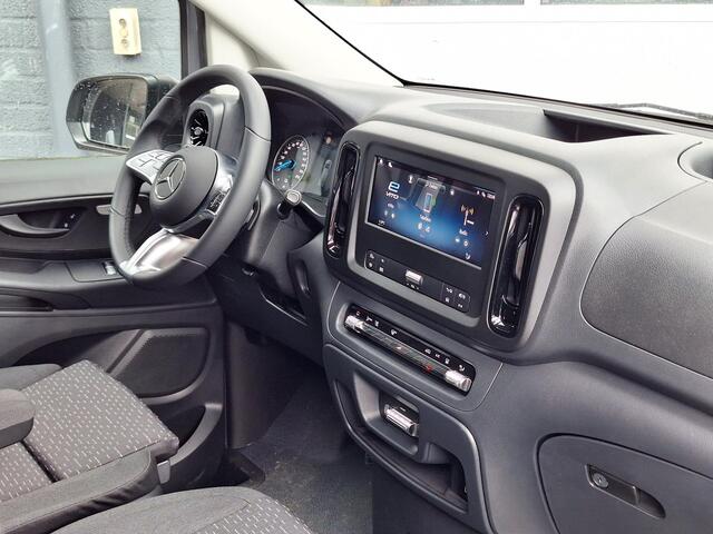 Mercedes-Benz VITO eVito 112 L2 60 kWh | Achteruitrijcamera | Dodehoekassistentie | Stoelverwarming Bestuurdersstoel | Tweezits Bijrijdersbank | Spoorassistent