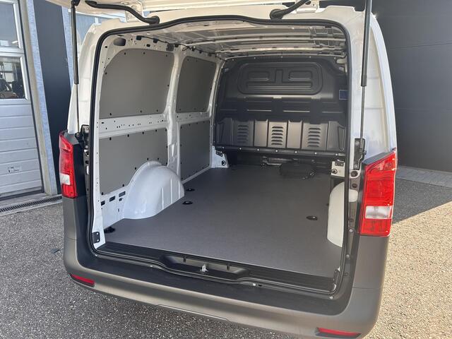 Mercedes-Benz VITO eVito 112 L2 60 kWh | Cruise Control | Stoelverwarming | Achteruitrijcamera