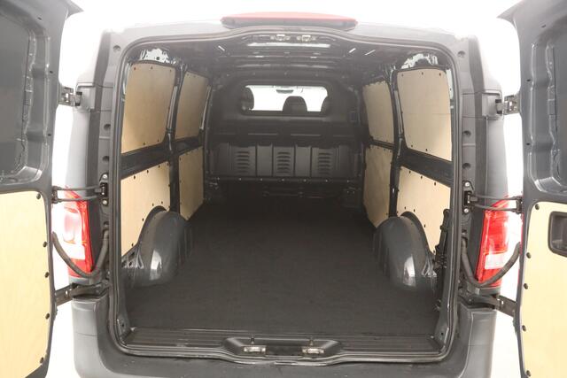 Mercedes-Benz VITO CDI Lang 140PK | Marge | Airco | Cruise | 3 Zits | Trekhaak | Parkeersens. | Stoelverw.