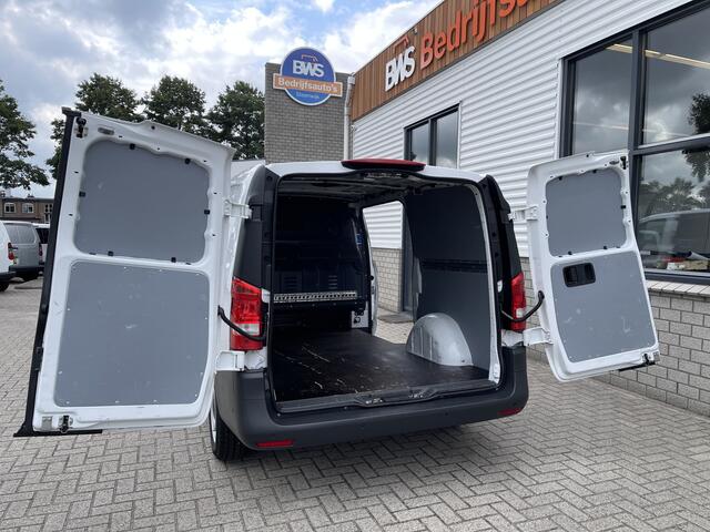 Mercedes-Benz VITO 109 CDI Lang L2H1 / rijklaar ¤ 14.950 ex btw / lease vanaf ¤ 329 / cruise / trekhaak / airco / navigatie / achteruit rijcamera / achterdeuren / euro 6 diesel !