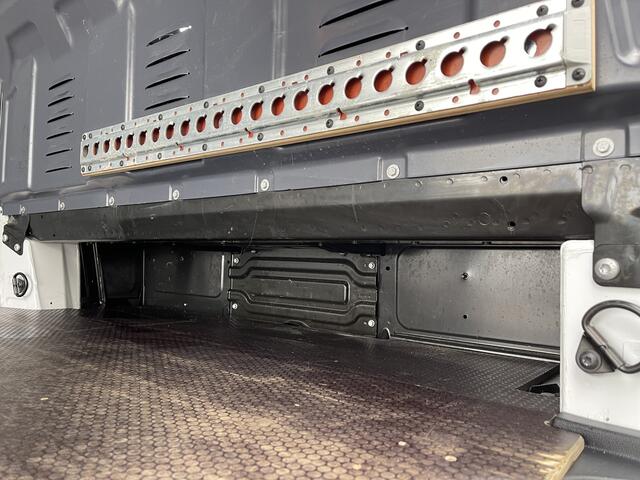 Mercedes-Benz VITO 109 CDI Lang L2H1 / rijklaar ¤ 14.950 ex btw / lease vanaf ¤ 329 / cruise / trekhaak / airco / navigatie / achteruit rijcamera / achterdeuren / euro 6 diesel !