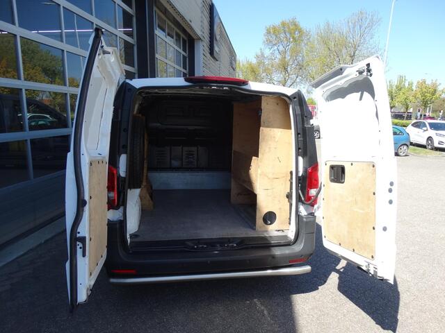 Mercedes-Benz VITO 111 CDI | FWD | Trekhaak 2000 kg | Parkeersensoren voor & achter