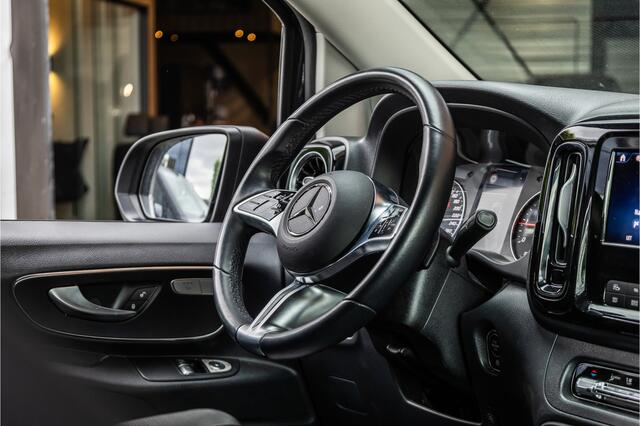 Mercedes-Benz VITO 119 CDI 4-MATIC DC L3 XL | AMG | L+R Schuifdeur | Dubbel cabine | 5-Zitter | Navigatie | CarPlay | Camera | Lederen bekleding | Stoelverwarming | 2500 kg trekgewicht | Trekhaak | Multibeam Led | PDC V+A