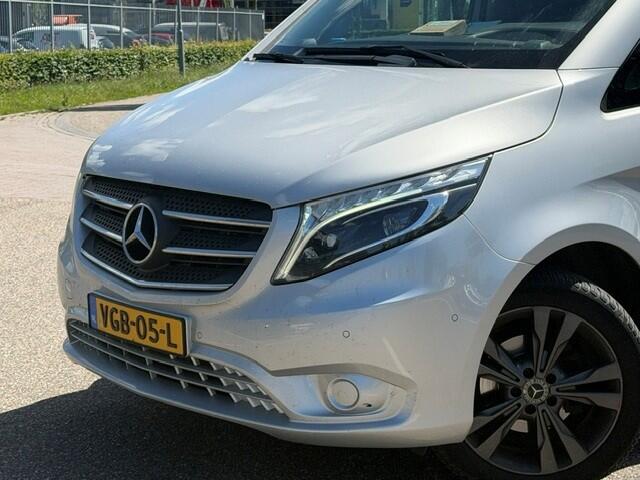 Mercedes-Benz VITO 114 CDI Extra Lang l Camera l Trekhaak l PTS l THERMOTRONIC l Intelligent Light systeem l Tweezitsbank l Betimmerd l Tempomaat l Comfort stoel bestuurder l Becker MAP Pilot l