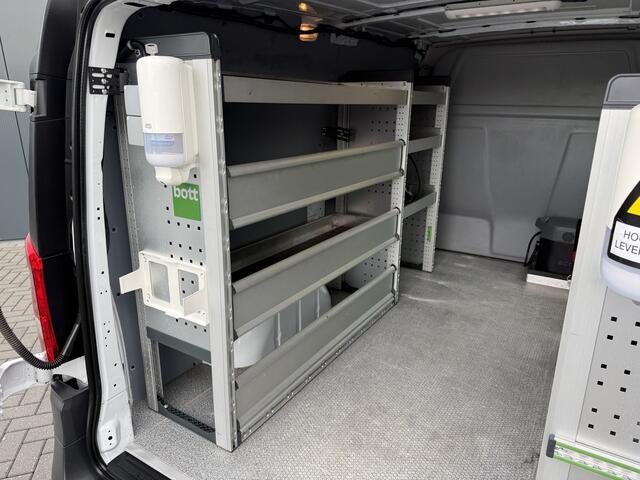 Mercedes-Benz VITO eVito 66 kWh / FULL ELECTRIC / L2H1 / AUTOMAAT / BOTT INRICHTING / 1e EIG. / CAMERA / 3-ZITS / CRUISE