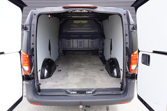 Mercedes-Benz VITO 114 CDI 136pk Automaat Lang L2 Trekhaak Apple Carplay Camera Navi Stoelverwarming ACC Cruise control