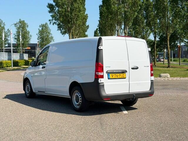 Mercedes-Benz VITO 114 CDI Lang 2.0 RWD I Trekhaak I Automaat I Distronic I Stoelverwarming I Camera I Audi MB 40 I Alarm klasse 3 I DAB I Airco l Regensensor l Tweezitsbank l I Houten vloer I Deuren 180 gr te openen l