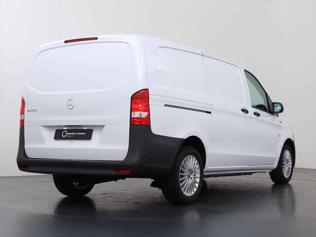 Mercedes-Benz VITO eVito Bestelwagen L2 66 kWh | Navigatie | Achteruitrijcamera | 80 kWh Snelladen | Dodehoekassistent | Lichtmetalen velgen |