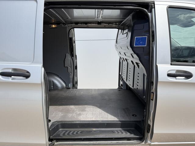 Mercedes-Benz VITO 119 1.9 CDI L2H1 190pk Automaat LED Dubbele Schuif Cruise control Climate control Trekhaak Carplay Parkeersensoren v+a