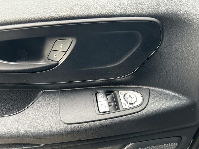 Mercedes-Benz VITO 116 CDI L3 Pro 2500KG Trekhaak / MBUX / Navigatie / Camera / Cruise control / Airco / LMV / Achterdeuren