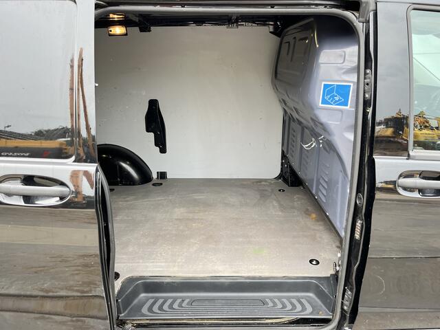 Mercedes-Benz VITO 119 1.9 CDI 190pk Automaat 190PK L2H1 Climate Control Adaptieve Cruise Control Trekhaak Navigatie Camera Stoelverwarming