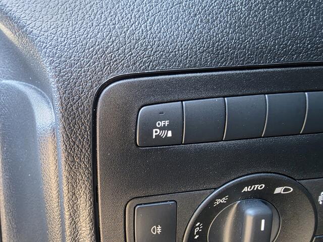Mercedes-Benz VITO eVito 112 L2 Business Solution 60 kWh Achteruitrijcamera Airco Stoelverwarming