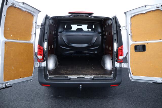 Mercedes-Benz VITO 114 CDI Extra Lang Comfort/ Dubbele Cabine!/ Automaat/ Trekhaak/ Camera/ Bluetooth/ Navi/ Airco/ Cruise/ Elek. pakket/ AUX & USB/ Multi. Stuur/ Armsteun/ Dagrijverl.