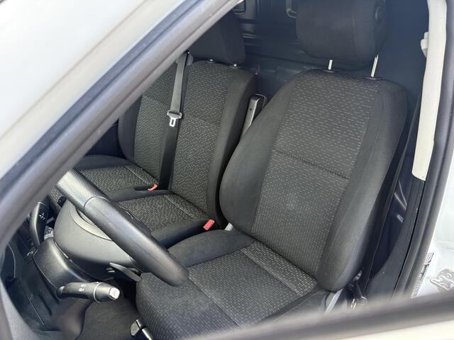 Mercedes-Benz VITO eVito Lang 41 kWh | Elektrisch | Airco | Stoelverwarming | Camera | Houten laadvloer | Bluetooth / Carplay |