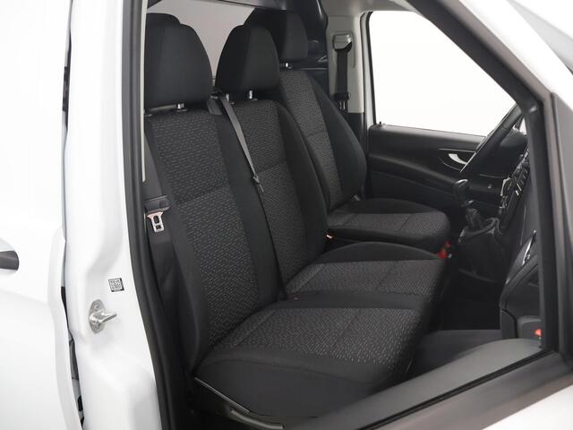 Mercedes-Benz VITO 110 CDI | Lang L2 | AIRCO | CRUISE CONTROL | APPLE CARPLAY | ANDROID AUTO | 3-ZITS | PARKEERSENSOREN VOOR EN ACHTER | BETIMMERDE LAADRUIMTE | CERTIFIED