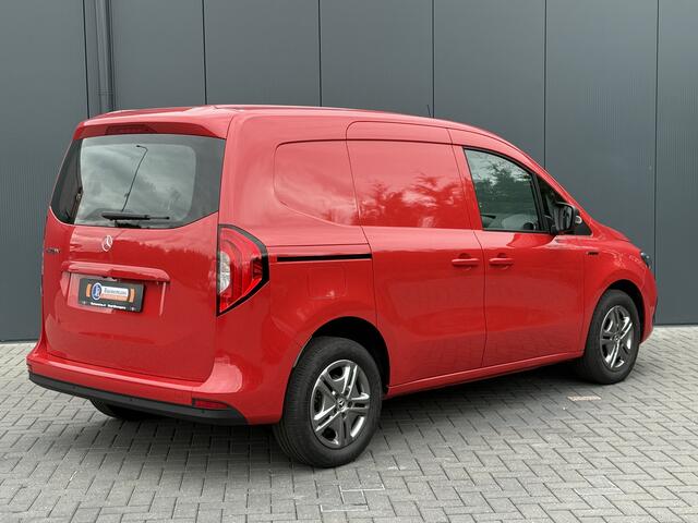 Mercedes-Benz eCitan 51 kWh PRO / FULL ELECTRIC / BPM VRIJ! / STUUR EN STOELVERWARMING / KEYLESS-GO / ZEER COMPLETE CITAN !! / CAMERA / LED / ACHTERKLEP
