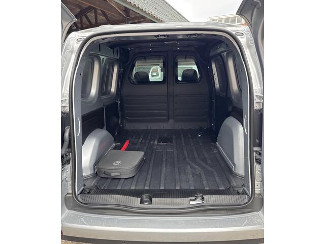 Mercedes-Benz eCitan L1 Pro 51 kWh NIEUW 2024 Fastcharge zeer luxe uitgevoerd fabrieksgarantie zilver