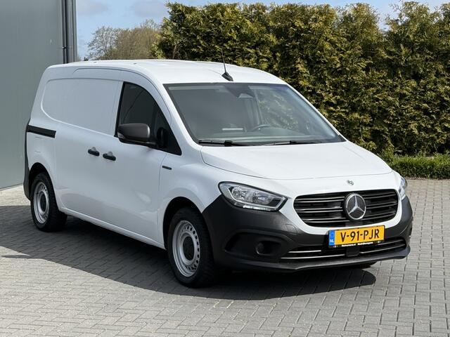 Mercedes-Benz eCitan 51 kWh / L2H1 / TREKHAAK / 3-ZITS /**7.445 KM!!** / CAMERA / CRUISE / ECC / CARPLAY