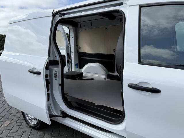 Mercedes-Benz eCitan 51 kWh / L2H1 / TREKHAAK / 3-ZITS /**7.445 KM!!** / CAMERA / CRUISE / ECC / CARPLAY