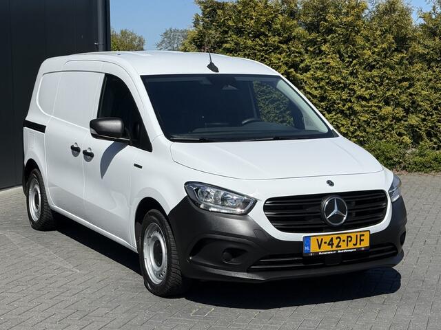 Mercedes-Benz eCitan 51 kWh / L2H1 / TREKHAAK / 3-ZITS / **7.812 KM!!** / CAMERA / CRUISE / ECC / CARPLAY