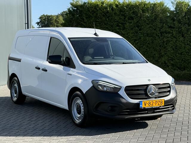 Mercedes-Benz eCitan 112 Pro L2H1 / 51 kWh / 2.469 KM / ** RIJKLAAR ** / LED HIGH PERFORMANCE KOPLAMPEN / CAMERA / ECC / TREKHAAK / STOELVERW