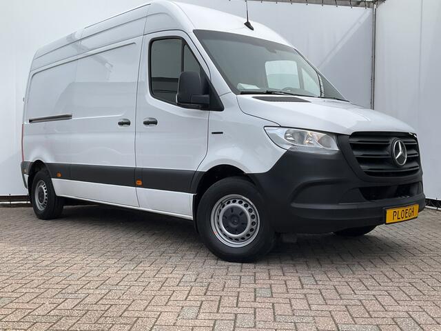 Mercedes-Benz eSprinter 55kWh 3-Pers L2H2 Snellader Camera Hoog Lang Stoelverwarming 3 zits