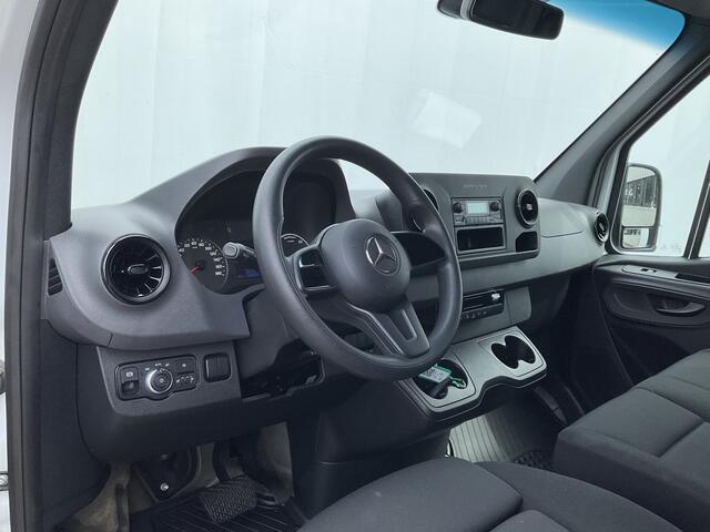 Mercedes-Benz eSprinter 55kWh 3-Pers L2H2 Snellader Camera Hoog Lang Stoelverwarming 3 zits