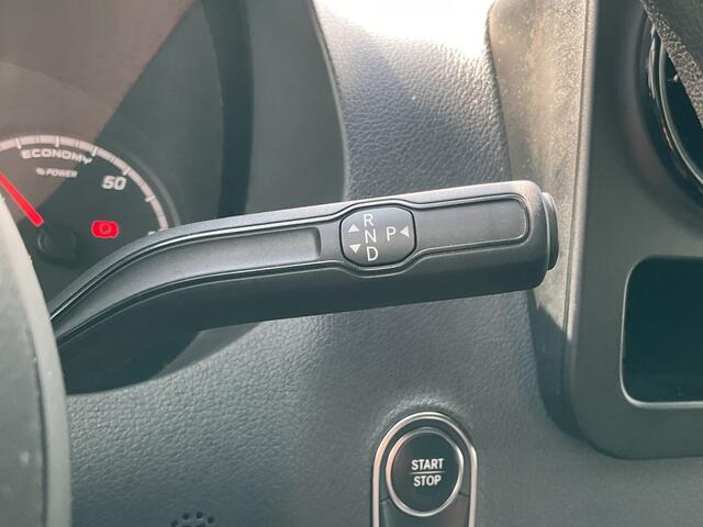 Mercedes-Benz eSprinter 55kWh 3-Pers L2H2 Snellader Camera Hoog Lang Stoelverwarming 3 zits
