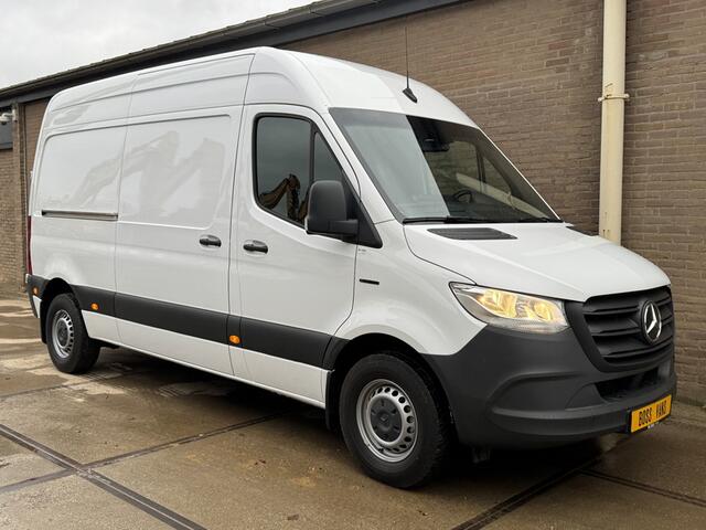 Mercedes-Benz eSprinter 312 L2H2 55kWh 80KW-Snelladen 168km WLTP AC Inklapbare Spiegels