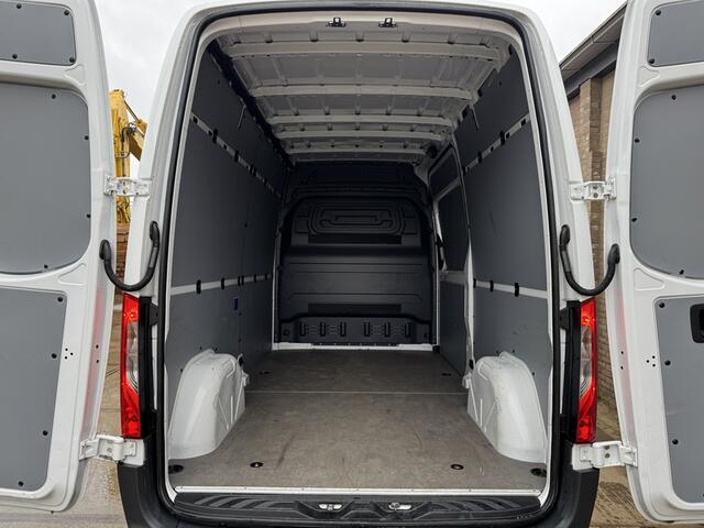 Mercedes-Benz eSprinter 312 L2H2 55kWh 80KW-Snelladen 168km WLTP AC Inklapbare Spiegels