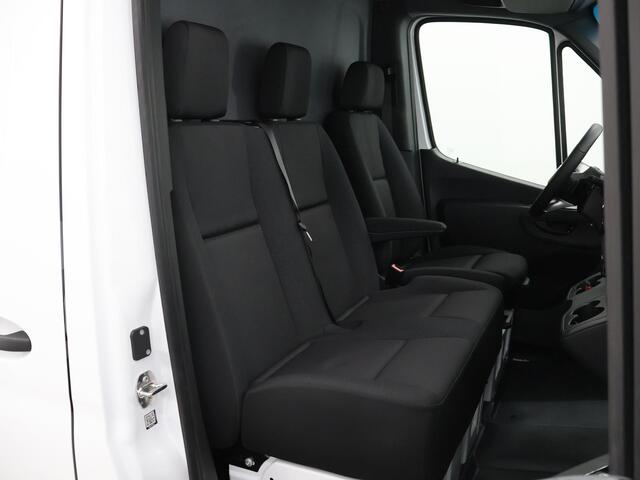 Mercedes-Benz eSprinter 320 L3 Pro 56kWh Mercedes-Benz eSprinter 320 GB L3 RWD PRO