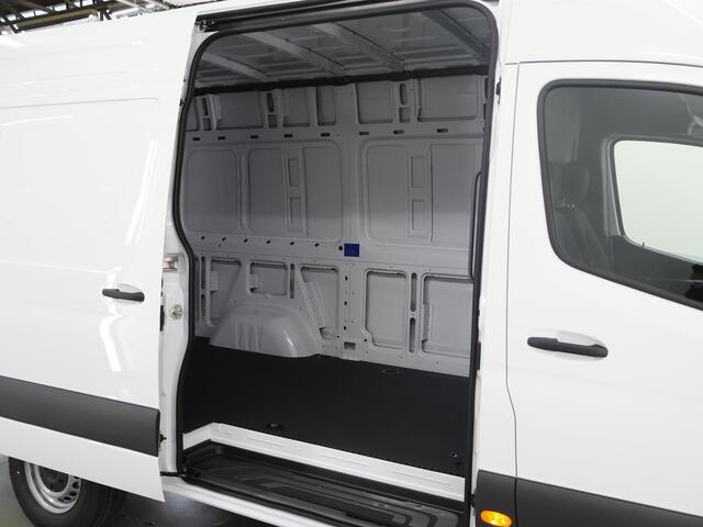 Mercedes-Benz eSprinter 414 GB L2 RWD PRO