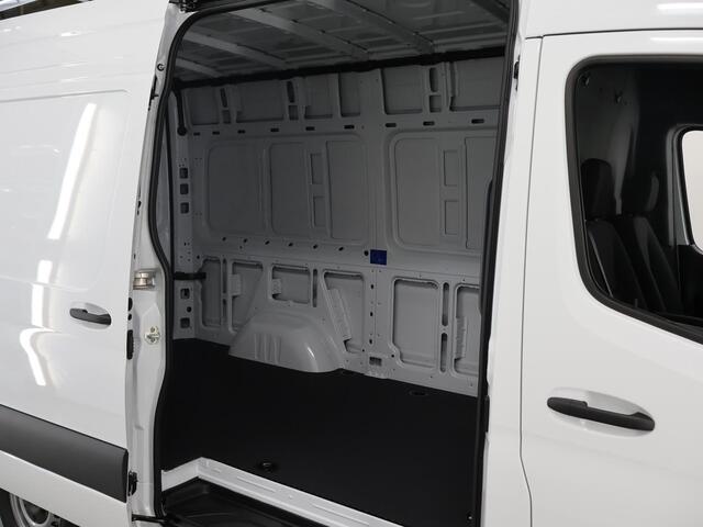 Mercedes-Benz eSprinter 314 L2 Pro 56kWh Mercedes-Benz eSprinter 314 GB L2 RWD PRO