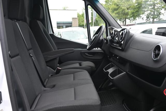 Mercedes-Benz eSprinter 314 L2H2 Pro 81kWh Smartphone integratie pakket, 115kW DC laden, Comfort stoel