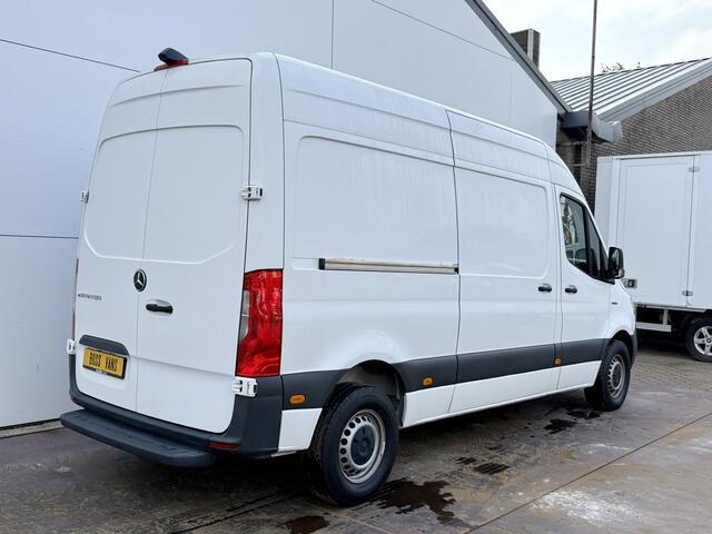 Mercedes-Benz eSprinter 312 L2H2 Elektrisch 41kWh 120pk Climate Control Camera Stoelverwarming