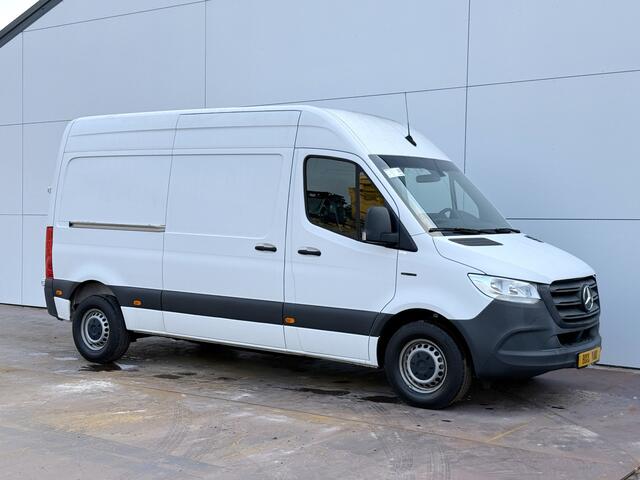 Mercedes-Benz eSprinter 312 L2H2 Elektrisch 41kWh 120pk Climate Control Camera Stoelverwarming