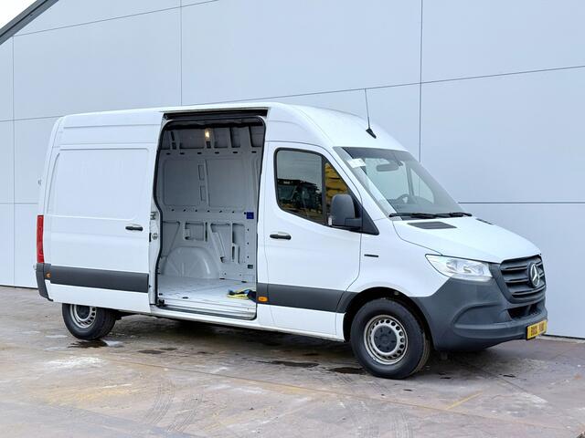 Mercedes-Benz eSprinter 312 L2H2 Elektrisch 41kWh 120pk Climate Control Camera Stoelverwarming