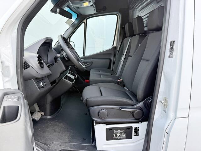 Mercedes-Benz eSprinter 312 L2H2 Elektrisch 41kWh 120pk Climate Control Camera Stoelverwarming