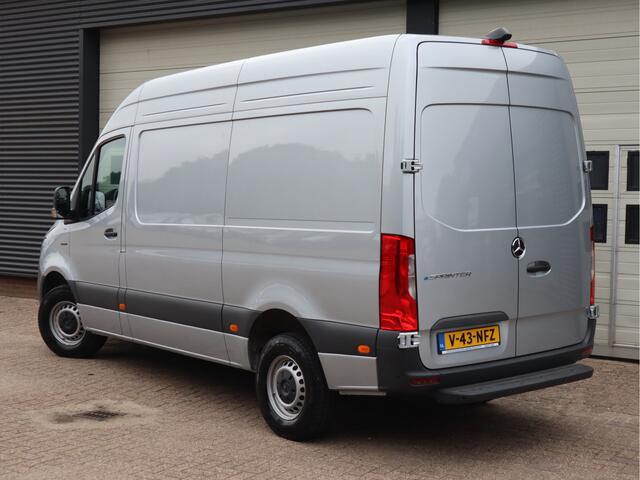 Mercedes-Benz eSprinter 314 56 kWh WLPT 181 km - L2H2 RWD - AC + DC Snelladen - WB 367 cm